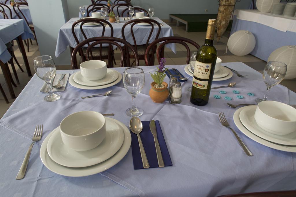 Hotel Laguna Gradac  Buitenkant foto