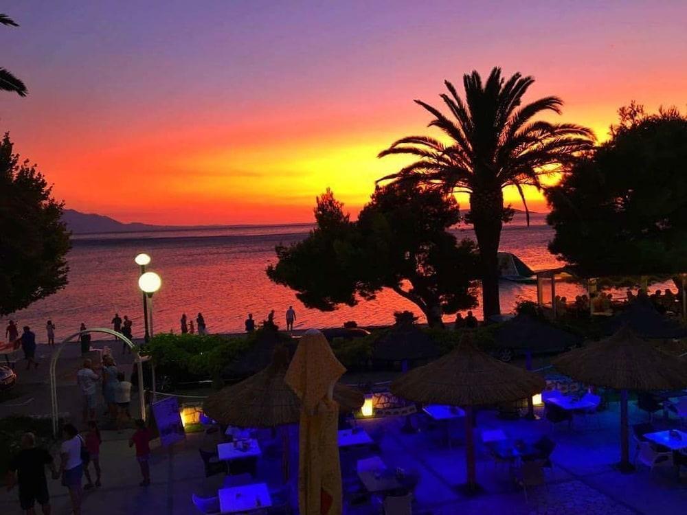 Hotel Laguna Gradac  Buitenkant foto