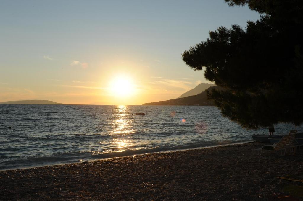 Hotel Laguna Gradac  Buitenkant foto
