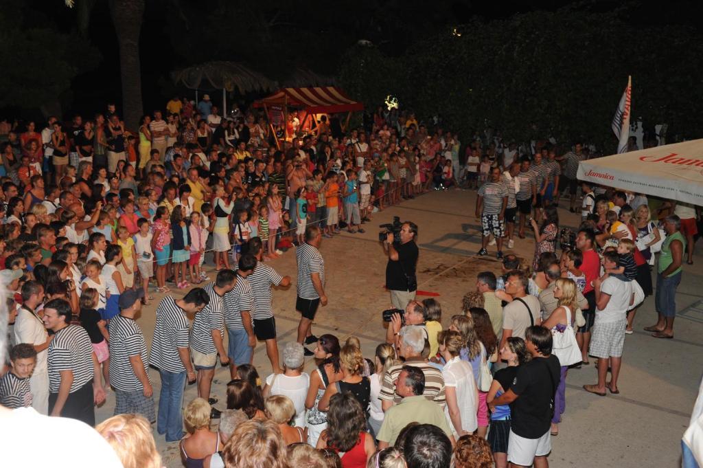 Hotel Laguna Gradac  Buitenkant foto