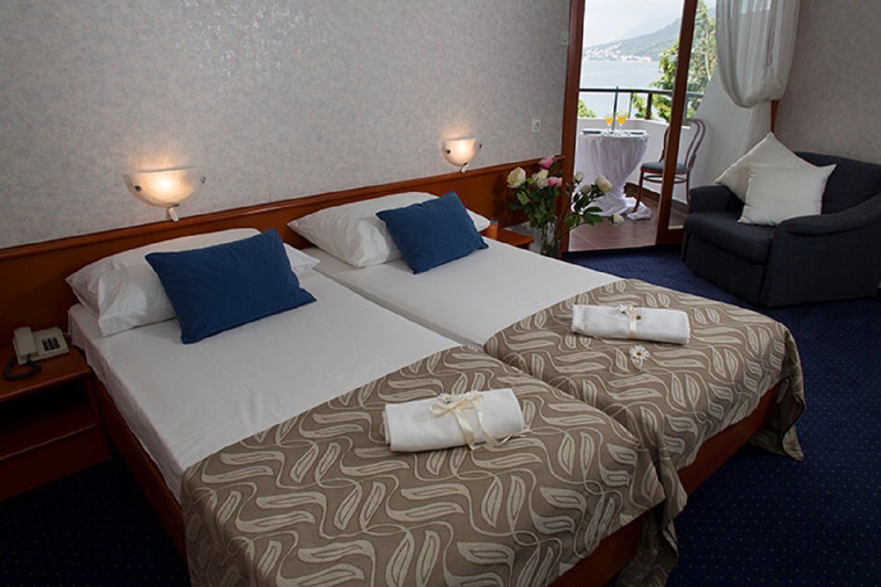 Hotel Laguna Gradac  Buitenkant foto